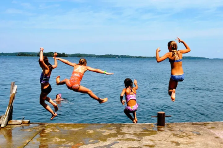 به سن لوران نگاه کن و ۳۰۰۰ دلار ببر!